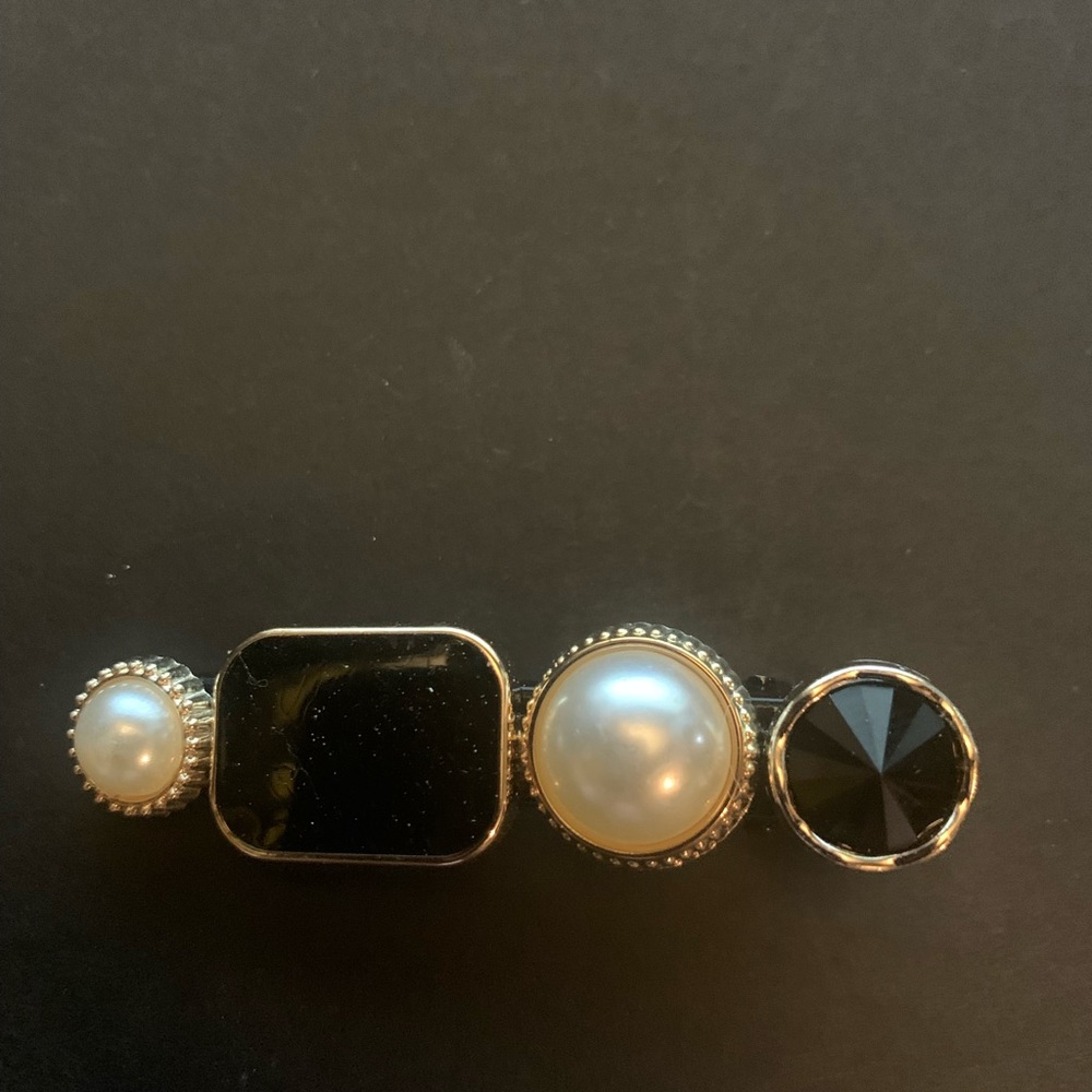 Black and white hair clip theme - Picture 2 of 6